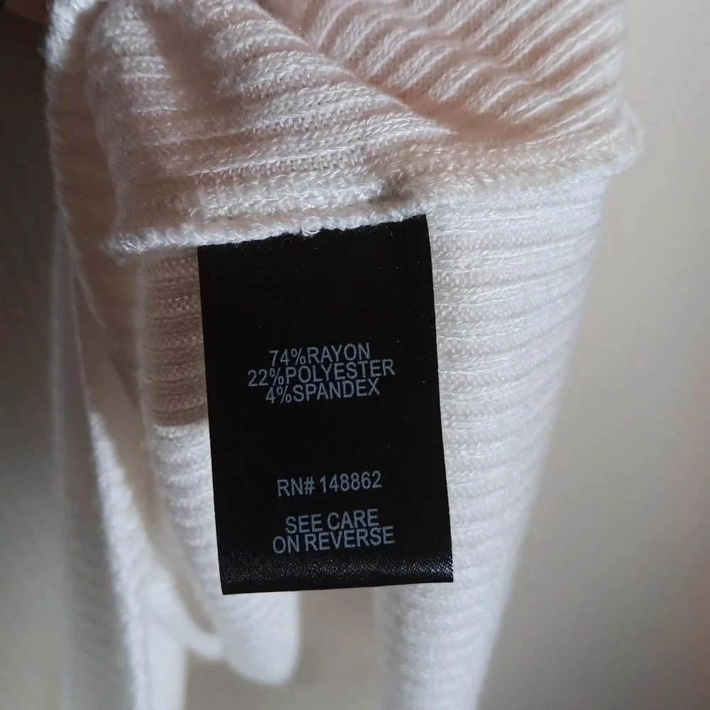 Torrid Sleeveless Ribbed Turtleneck Tank Top White Plus Size Blouse‎ - Picture 5 of 7